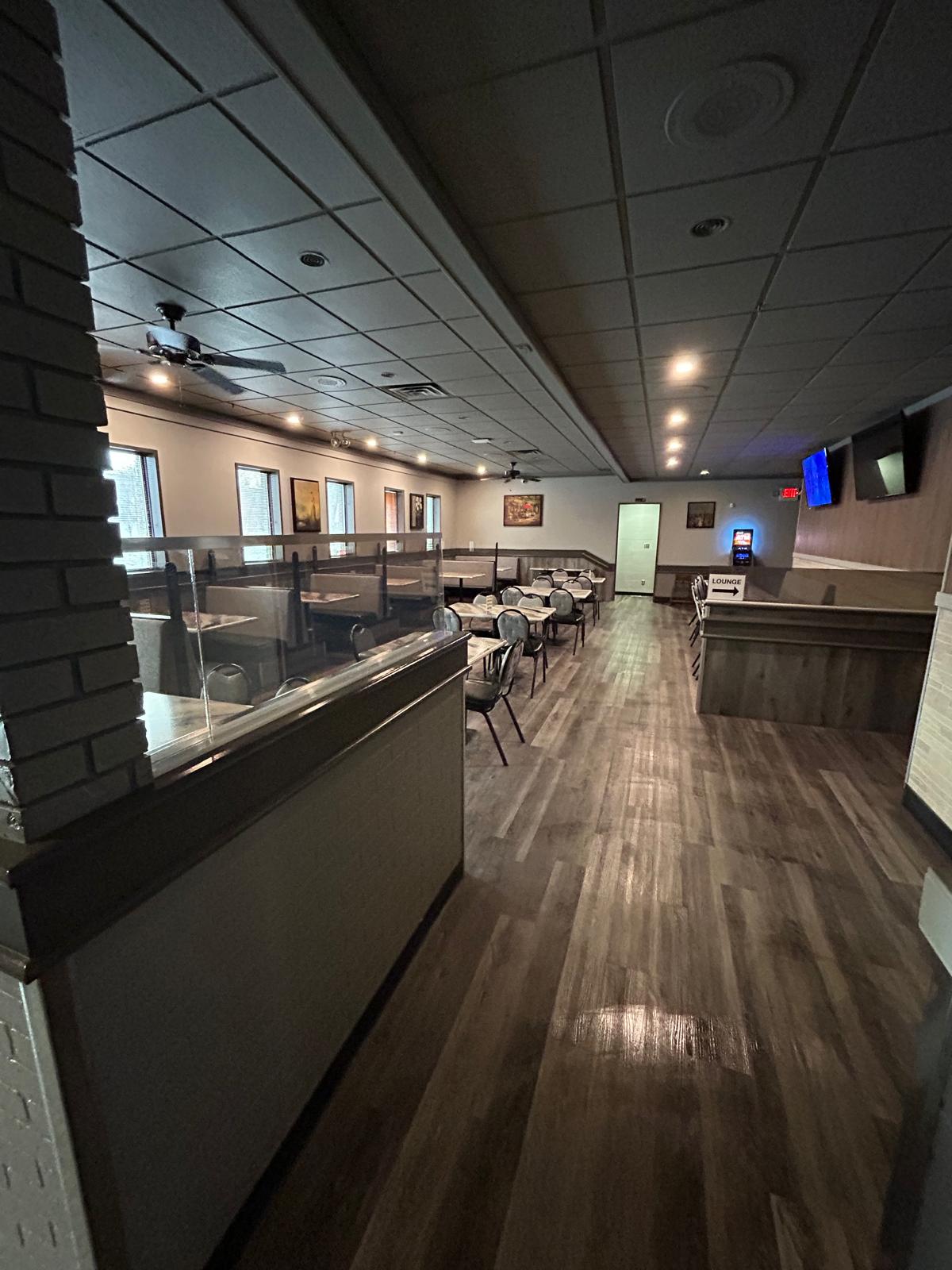 Pappa's Family Restaurant & Lounge family dining area - spacious and welcoming atmosphere in Edmonton